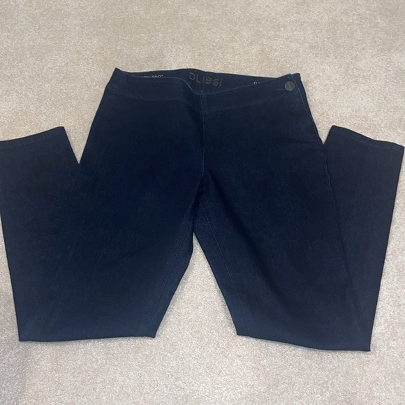 DL1961 4Way Stretch Dark Wash Rachel Jean Leggings Size 29. NWOT - Picture 9 of 9
